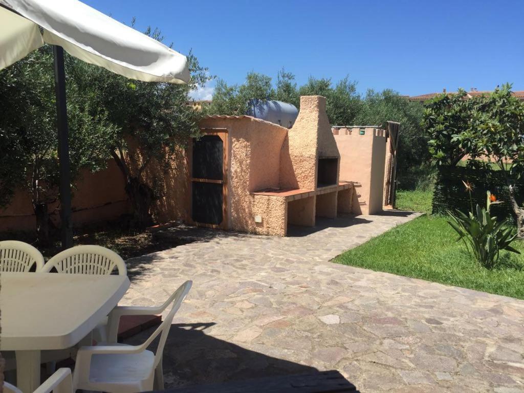 Appartamenti In Villa Con Ampio Giardino Esterno Posada  Exterior foto