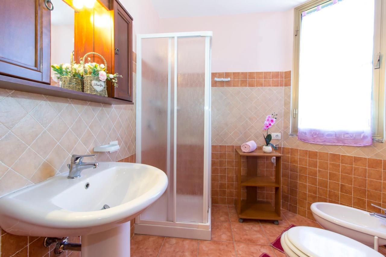 Appartamenti In Villa Con Ampio Giardino Esterno Posada  Exterior foto